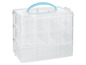 Eine transparente Aufbewahrungsbox mit mehreren Fächern und einem blauen Griff.