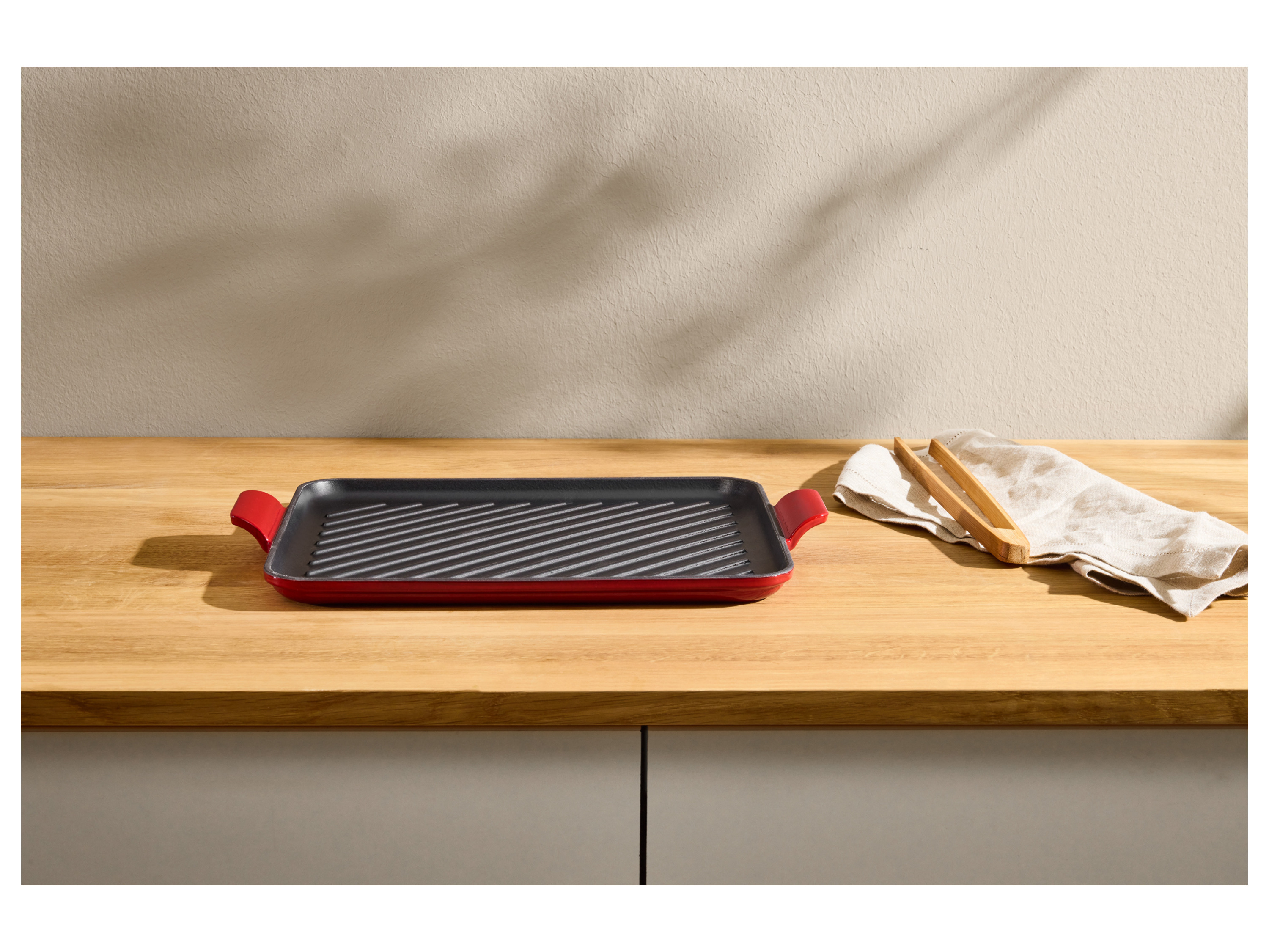 SILVERCREST® Premium-Gusseisenpizzaplatte Ø 31 cm Premium-Gusseisengrillplatte L 36,0 x B 26,0 cm (Grillplatte/rot) – Bild 2 von 4