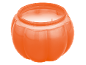 Orangefarbene kürbisförmige Kerze mit weißem Wachs, ideal für die Herbstdekoration.