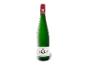 Grüne Weißweinflasche mit weißem Etikett und rotem Verschluss, Aufschrift „Kabinett Riesling Feinherb“.
