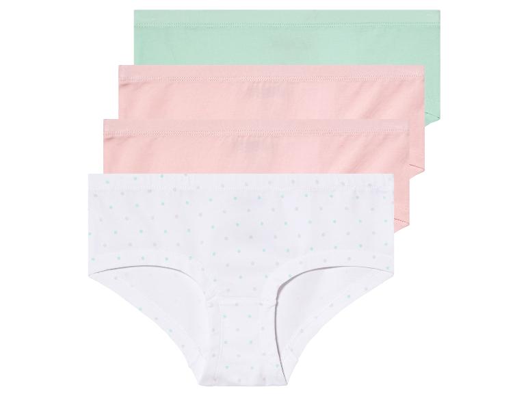 Drei Paar Unterhosen: eine mit weißen Punkten, eine rosa und eine hellgrün.