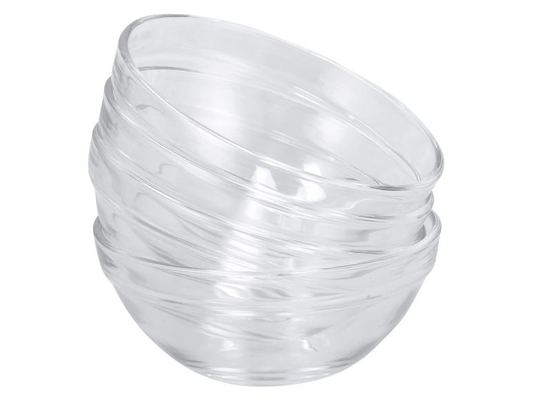 Stapel transparenter Glasschalen