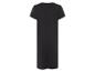 Langes schwarzes T-Shirt-Kleid.