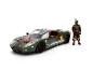 Grüner Sportwagen mit roten Streifen und Kopfgeldjäger-Actionfigur.
