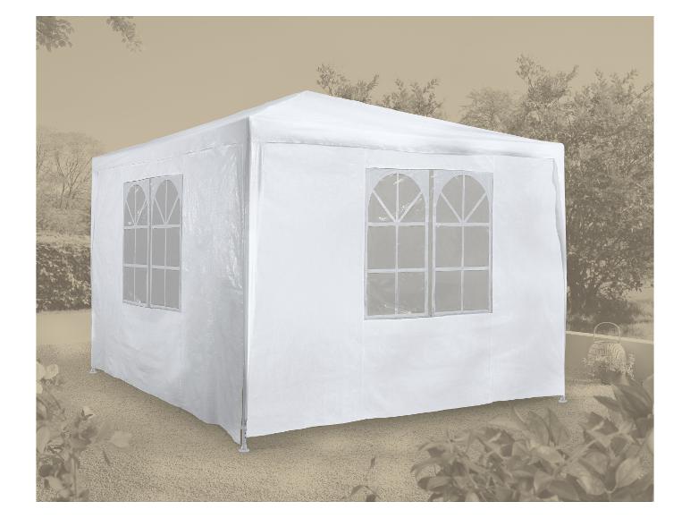 Weißes Partyzelt mit Fenstern im Freien.