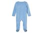Ein hellblauer Baby-Overall aus weichem Velours.