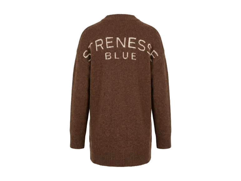 Brauner Strickpullover mit langen Ärmeln und Schriftzug auf dem Rücken
