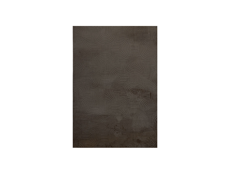 Dunkelbrauner Teppich mit modernem geometrischem Muster.