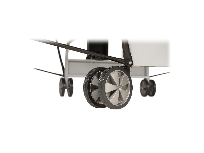 Räder eines Wagens oder Rollgrills, mit Fünf-Speichen-Design und schwarzen Reifen.