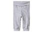 Hellgraue gerippte Babyhose mit hohem Bund und Bündchen.