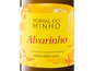 Eine Flasche Portal do Minho Alvarinho, ein portugiesischer Weißwein aus der Region Vinho Verde.