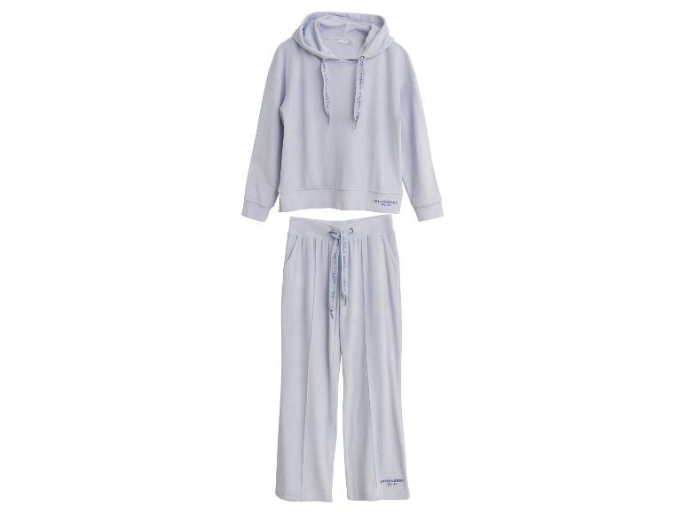 Hellblaues Hoodie- und Jogginghosen-Set mit „STRENESSE BLUE“-Branding