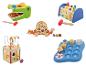 Eine Sammlung von Holzspielzeug für Babys, darunter ein Krokodil-Xylophon, ein Fuchs-Formensortierer, eine Klopfbank, ein Aktivitätswürfel und ein Angelspiel.
