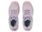 Ein Paar lila Sportschuhe mit rosa Details und Klettverschluss.