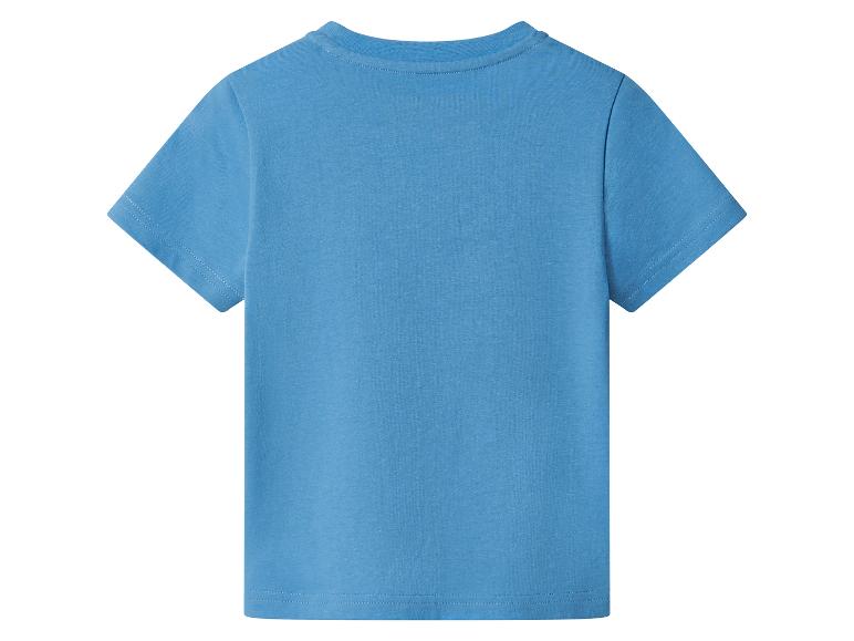 Rückseite eines blauen Baumwoll-Kinder-T-Shirts mit kurzen Ärmeln.