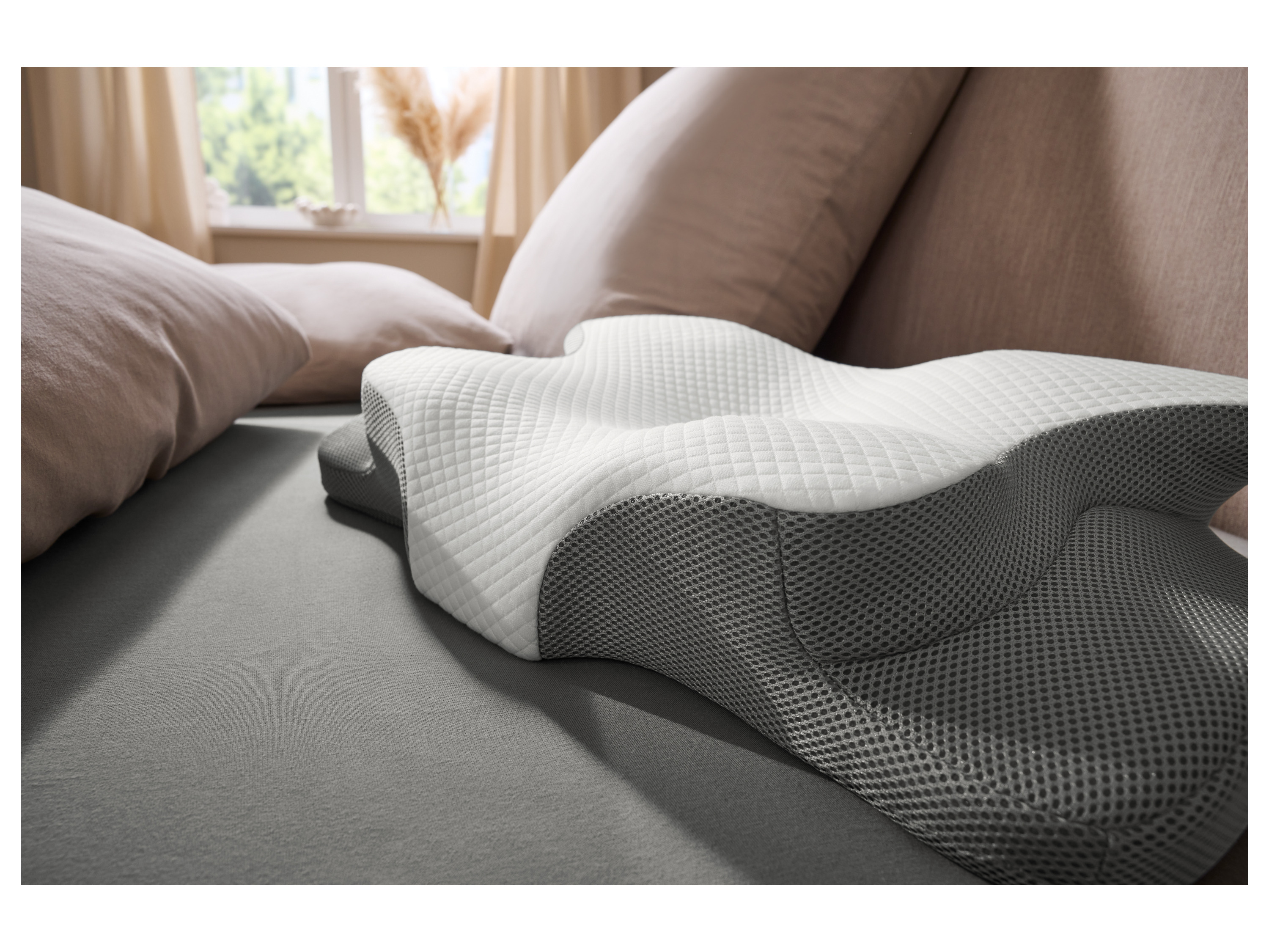 LIVARNO® Premium-Nackenstützkissen, 60 x 40 x 12/14 cm – Bild 3 von 4