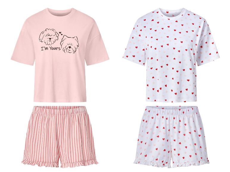 Damen-Sommerpyjamas: ein rosa mit Hunden und ein weißes mit Herzen.