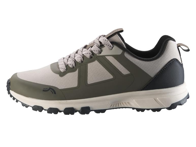 Wanderschuh in Khaki und Beige auf weißem Hintergrund