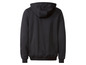 Schwarzer Hoodie mit Kapuze.