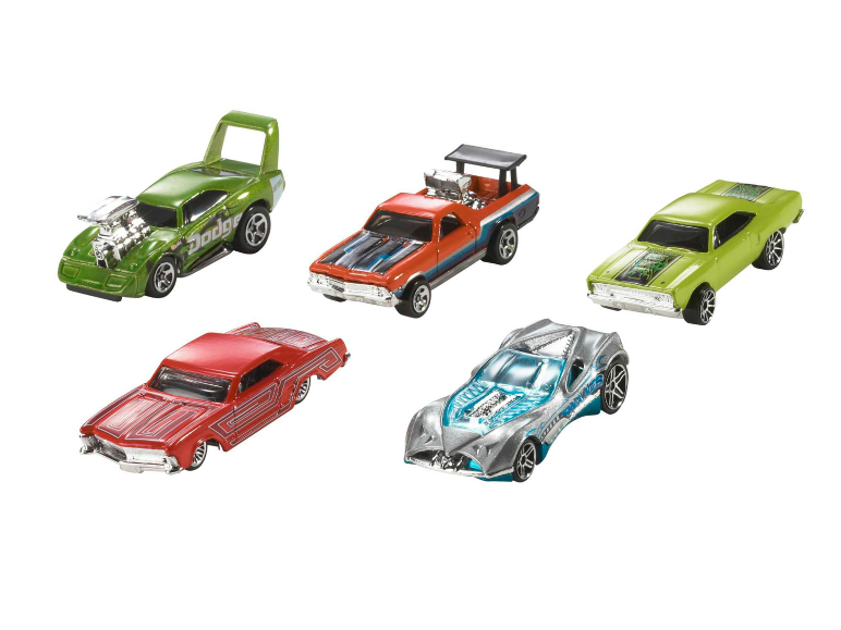 Fünf bunte Spielzeugautos in verschiedenen Designs und Stilen auf weißem Hintergrund.