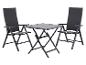 Gartenmöbel-Set: zwei klappbare Stühle und ein quadratischer Klapptisch in Anthrazit.
