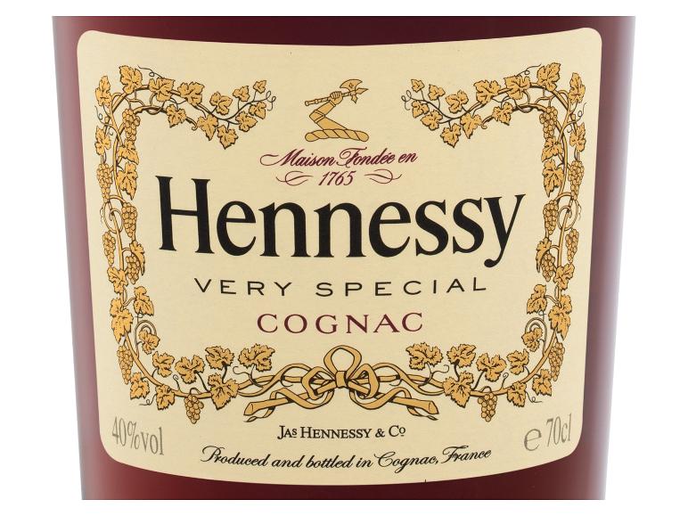 Flasche Hennessy Very Special Cognac mit Etikett.