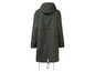 Grüne Parka mit Kapuze.