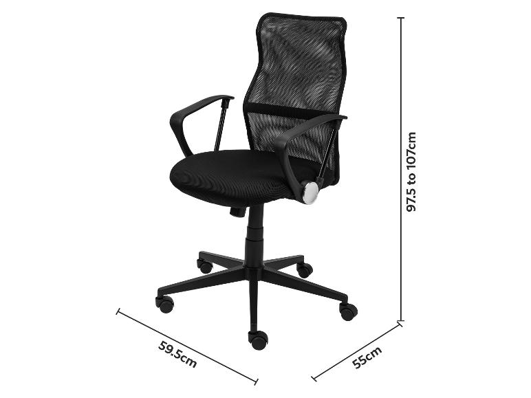 Schwarzer Bürostuhl mit Netzrückenlehne und Rollen, Maße: 97,5-107cm Höhe, 59,5cm Breite, 55cm Tiefe.