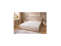 LIVARNO home Komfortschaummatratze auf einem Bett in einem stilvollen Schlafzimmer.