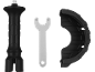 Schwarzer Seitenhandgriff, Schraubenschlüssel und Winkelschleiferschutz.