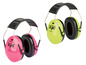 Zwei rosa und gelbe 3M Peltor Kid Gehörschutz.