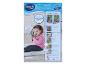 Ein kleines Mädchen spielt mit einem VTech Baby Smartphone, mit Details zu seinen Lernfunktionen.