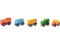 Fünf hölzerne Spielzeugwaggons: orange Lokomotive, blauer Tankwagen mit Milch, gelber Waggon mit Weizen, grüner Waggon mit Bananen und roter Waggon mit Honig.