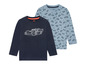 Zwei Langarmshirts für Jungen mit Rennwagen-Motiven