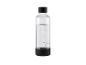 Transparente Flasche mit kohlensäurehaltigem Wasser, schwarzem Verschluss und schwarzem Boden, mit MAX- und MIN-Markierungen.