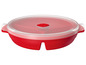 Rote Plastik-Servierplatte mit durchsichtigem Deckel.