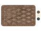 Braunes Badezimmerteppich mit geometrischem Muster.