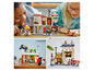 Kinder spielen mit LEGO® City Sets, darunter ein Eiscafé und eine Einkaufsstraße.