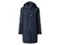 Dunkelblaue Damen-Regenjacke mit Kapuze und Druckknöpfen.
