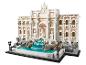 LEGO Trevi-Brunnen-Modell mit architektonischen Details und durchscheinendem blauem Wasser.