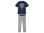 Batman Pyjama mit blauem T-Shirt und grauer Hose.