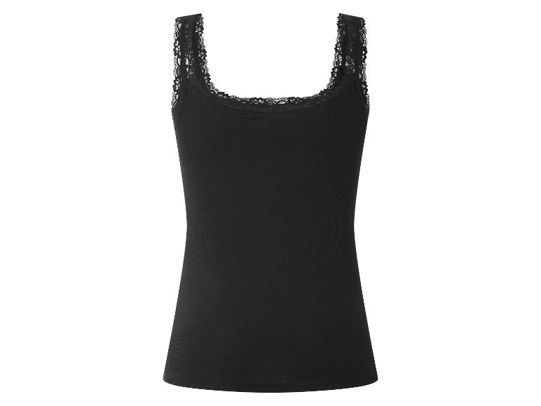 Schwarzes geripptes Top mit Spitzenriemen und -besatz.