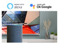 Ein intelligenter Lautsprecher von Amazon Alexa, neben einem Flachbildfernseher, mit Unterstützung für Google Assistant.