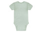 Ein hellgrünes Baby-Bodysuit mit kurzen Ärmeln.
