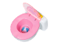 Rosa-weiße Spielzeugtoilette mit transparentem Deckel und gelbem Knopf.