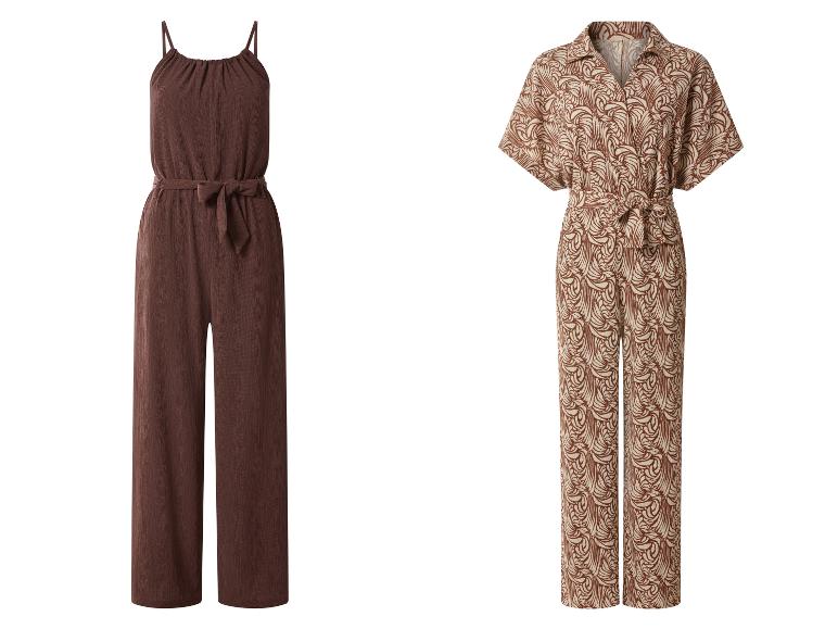 Zwei Damen-Jumpsuits: einer braun mit Spaghettiträgern, der andere braun gemustert mit kurzen Ärmeln.