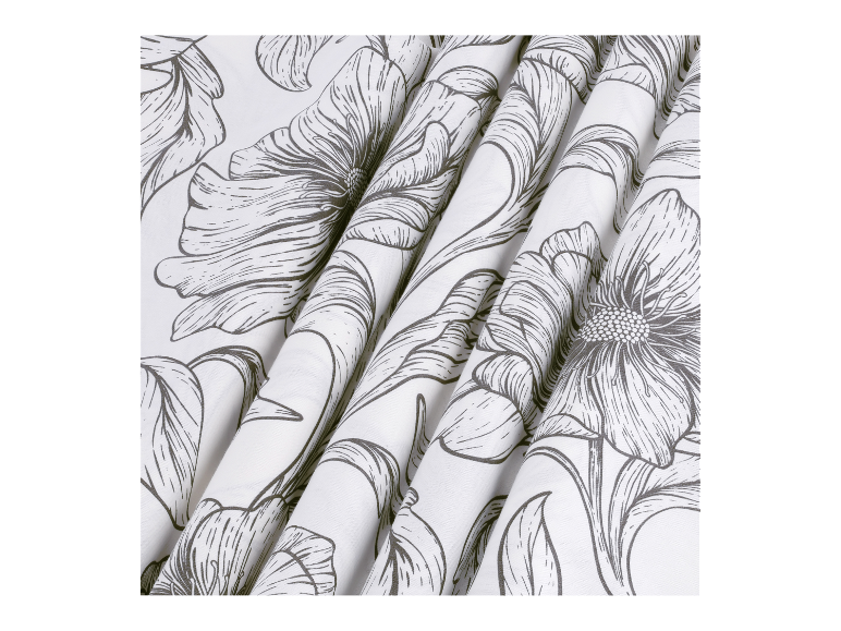 Weißer Stoff mit monochromen Blumendruck.