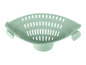 Ein grüner, halbrundes Sieb mit Griffen