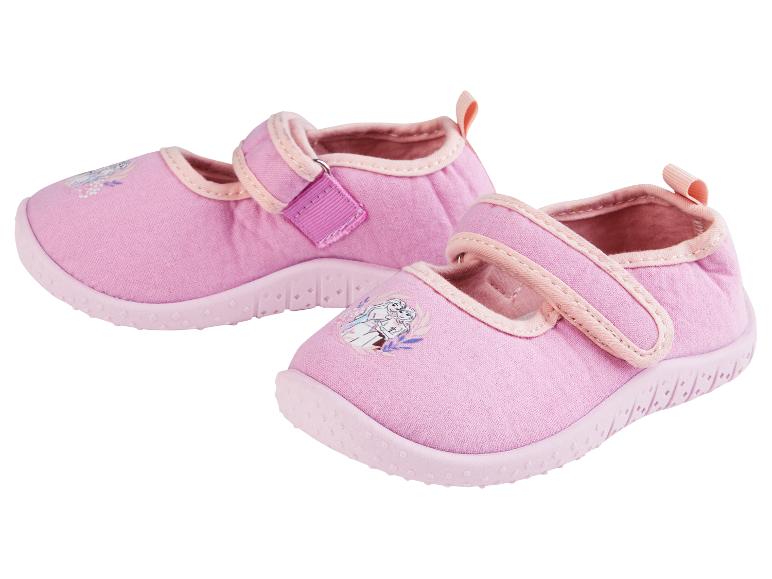 Zwei rosa Flip-Flops mit Frozen-Motiv.