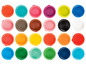 Sortiment von 24 farbigen Play-Doh-Dosen.